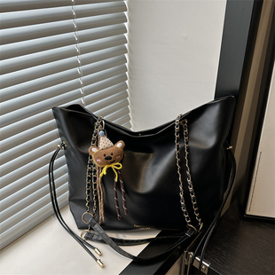 韩版简约气质大容量通勤时尚鹿皮绒小清新休闲链条腋下托特单肩包