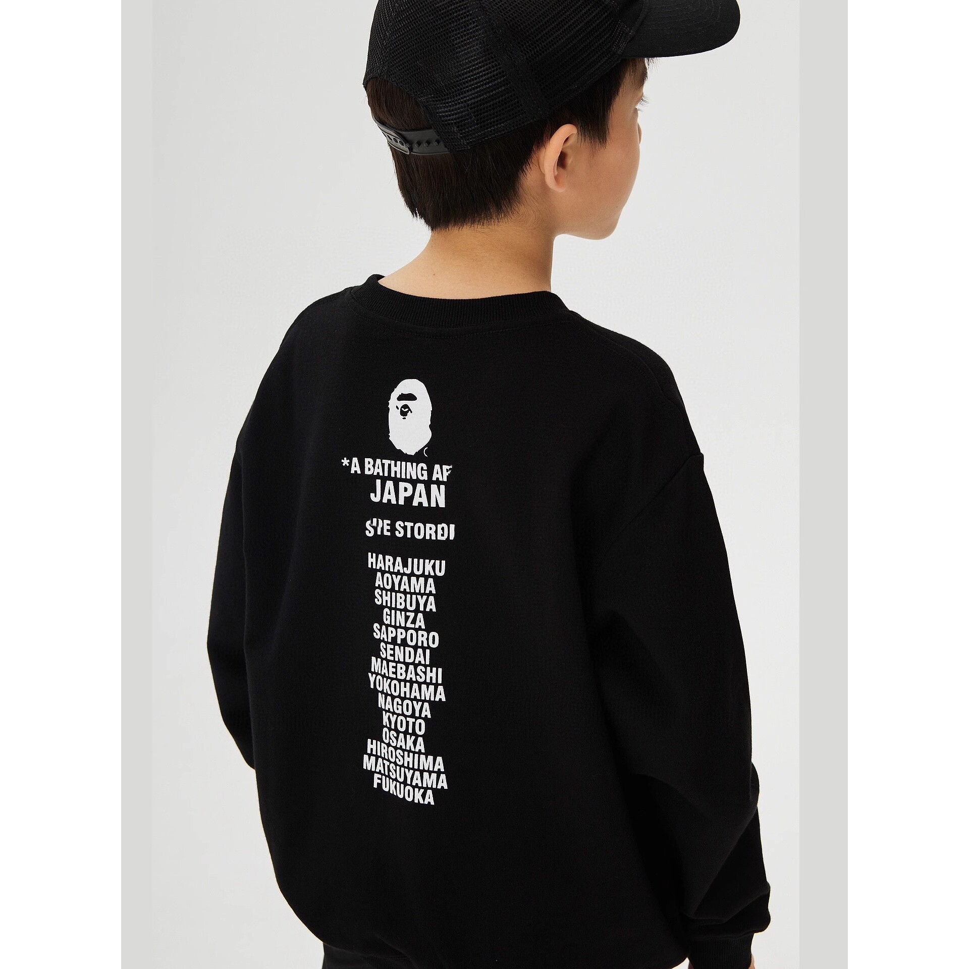 日系潮牌秋冬猿人字母长袖上衣男童毛圈圆领卫衣中大童打底套头衫