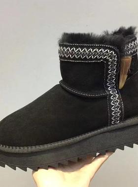 牛皮羊毛雪地靴冬季加绒保暖厚底增高东北棉靴民族风牛角扣马丁靴