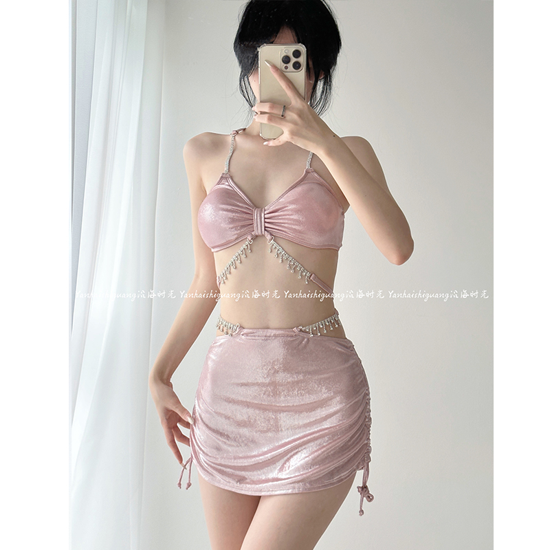 泳衣女性感比基尼钻链亮闪粉聚拢三件套显瘦分体三角度假温泉泳装