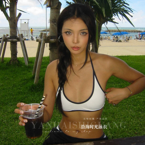 泳衣女泰国性感辣妹纯欲黑白撞色分体比基尼三角小胸聚拢海边度假