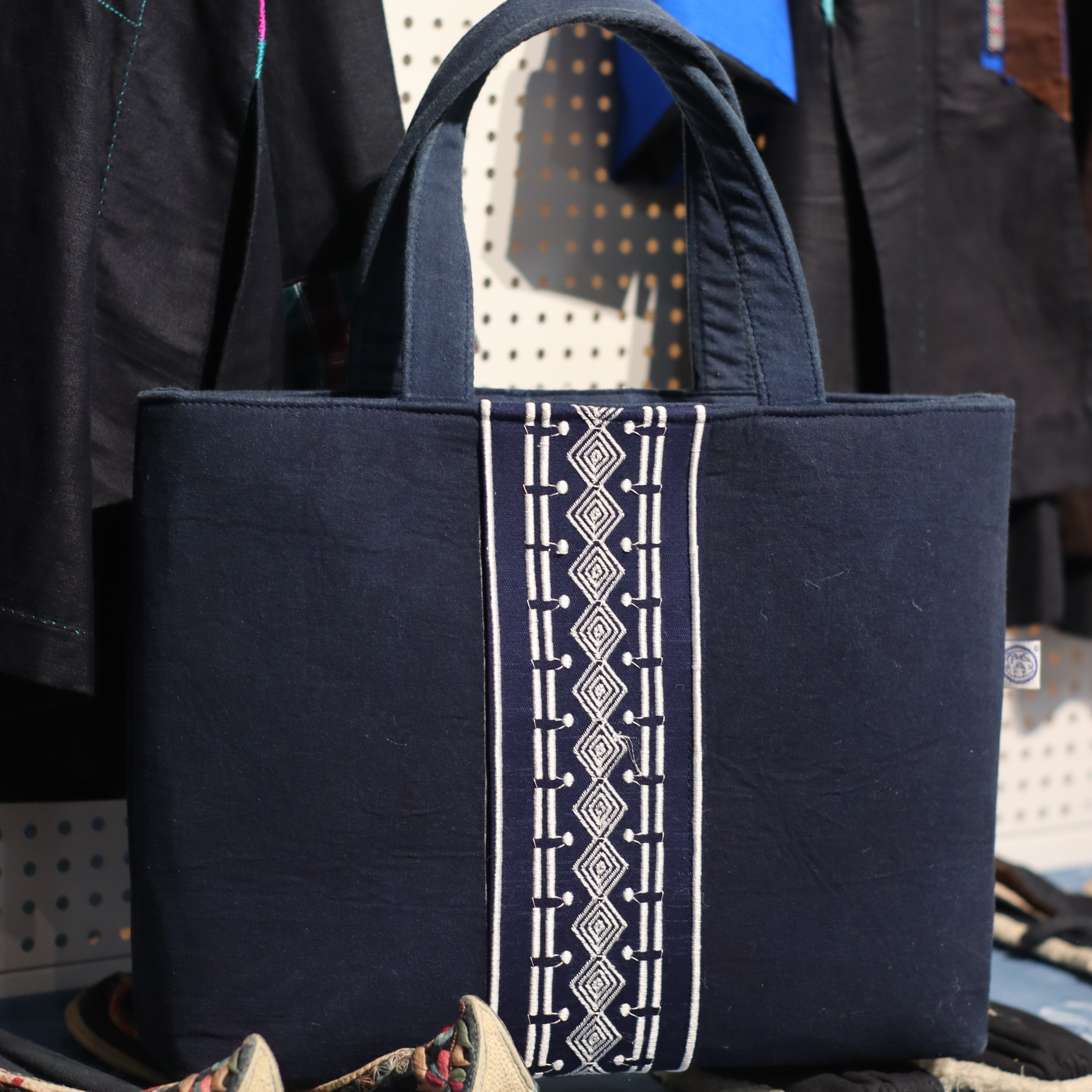 布依垚手提包大容量民族风刺绣文艺复古公文包简约百搭休闲实用