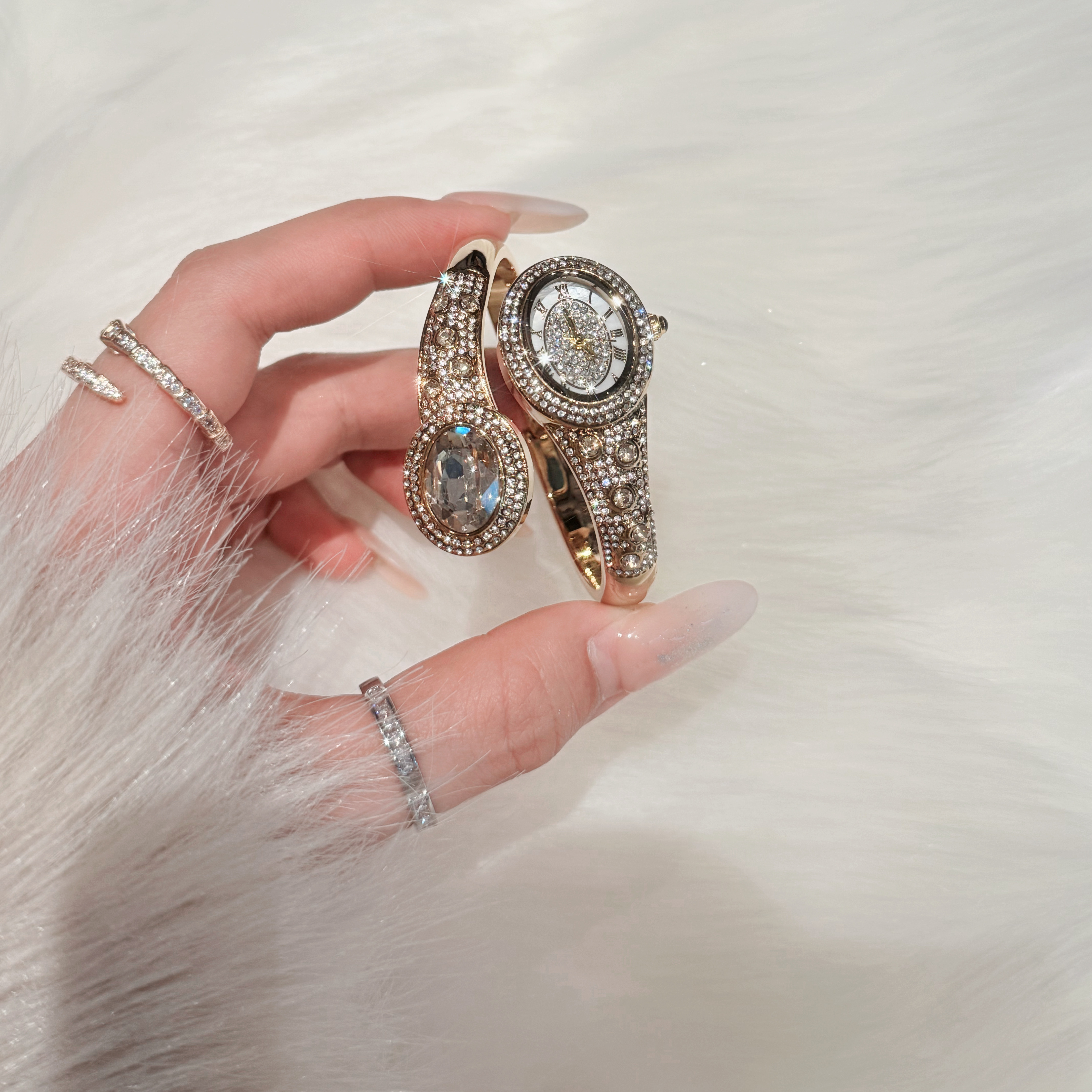 奢华蛇形手镯手表满钻时尚小众轻奢高级感小表盘精致女士防水礼物