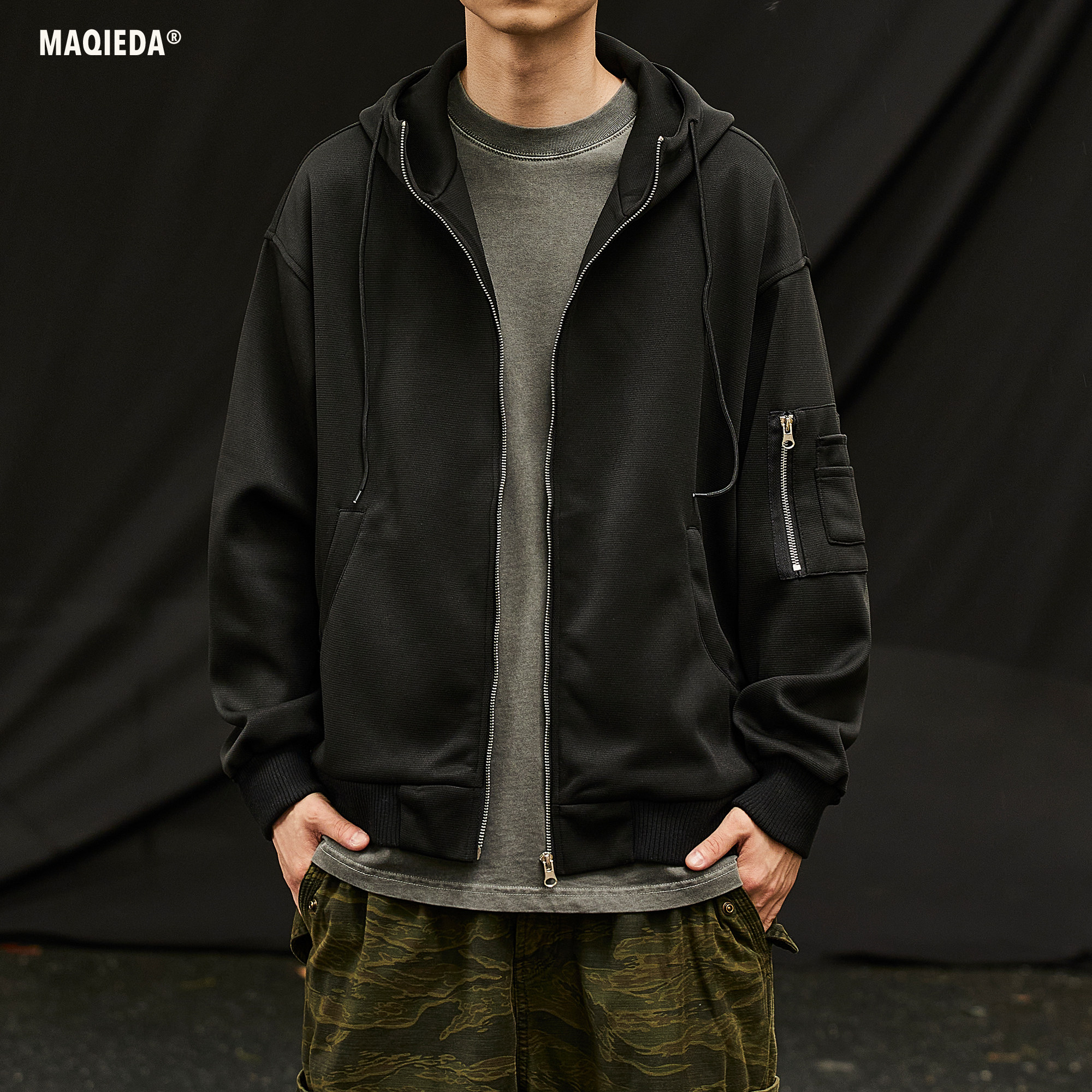 马切达春季男士连帽工装卫衣开衫纯色长袖春秋男款多口袋简约外套