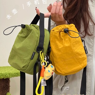 日系ins小包包女 户外休闲水壶包包手机包轻便运动水杯包斜挎包男