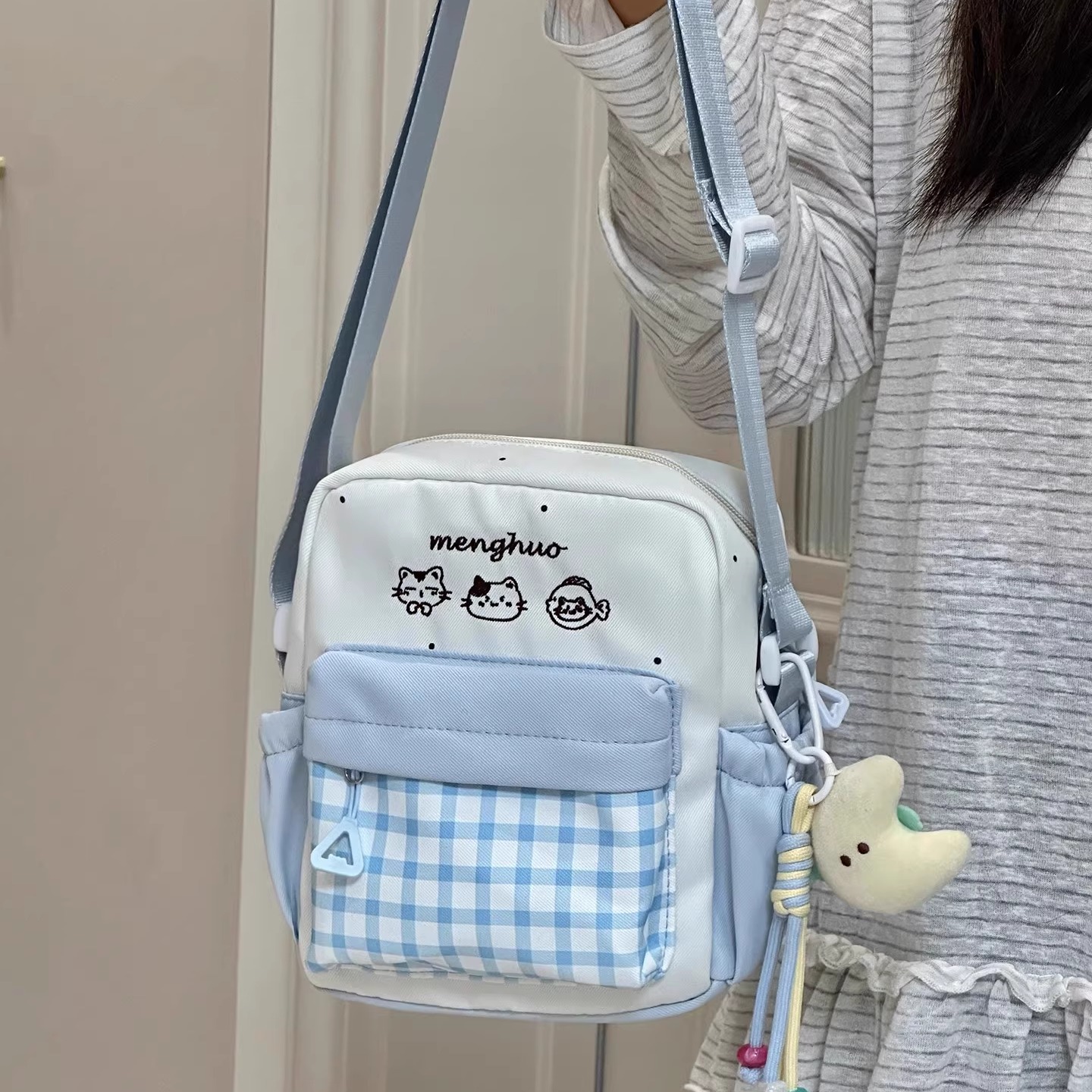 日系ins风可爱格子手机包女 小清新百搭斜挎包休闲简约轻便小包包