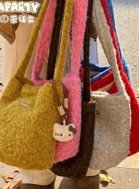秋冬毛绒绒包包女毛茸茸水桶包 ins风可爱休闲百搭学生单肩斜挎包