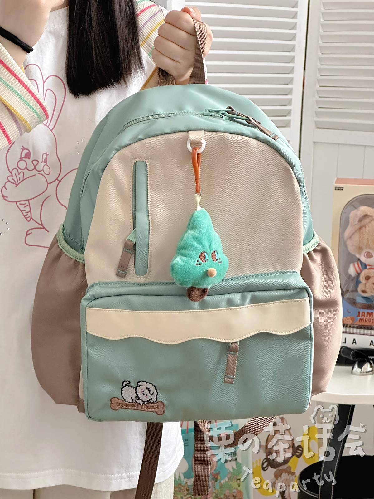 介小狗书包背上真的元气满满！