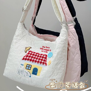 日系可爱斜挎包秋冬轻便旅行大容量装书学生党上课通勤单肩包包女