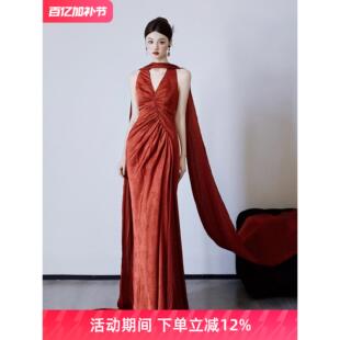 新中式敬酒服气质鱼尾晨袍宴会主持人新娘订婚挂脖晚礼服裙高级感