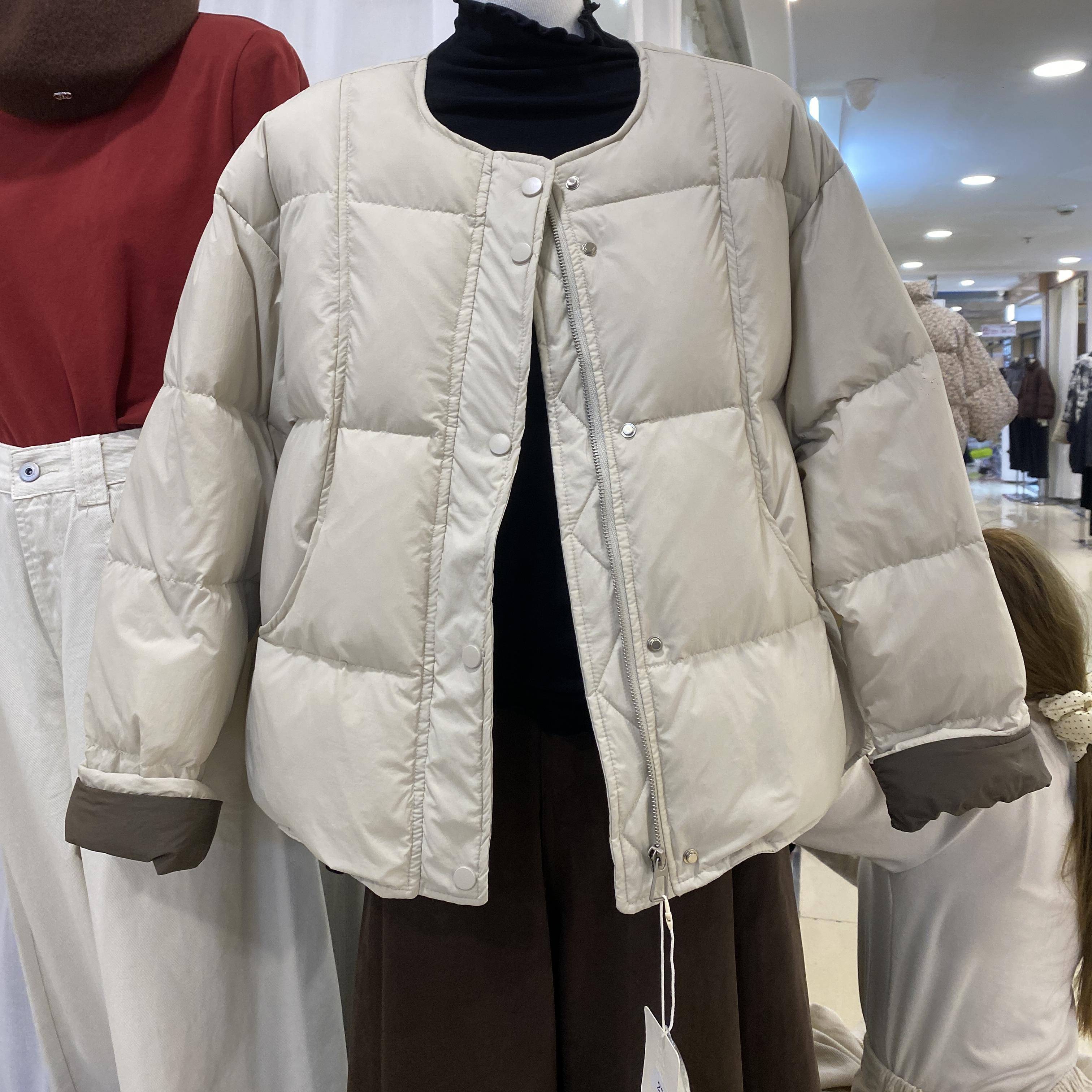 韩系文艺圆领羽绒服女短款冬季新款羽绒外套加厚冬装白鸭绒面包服