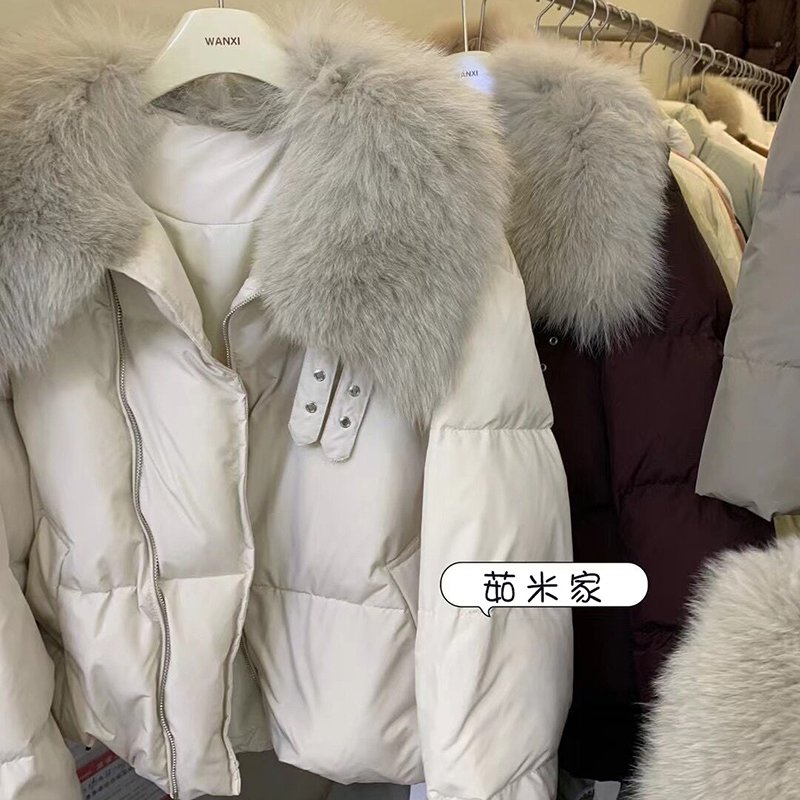 狐狸毛大翻领高端羽绒服女短款冬季2025年新款加厚保暖白鸭绒外套