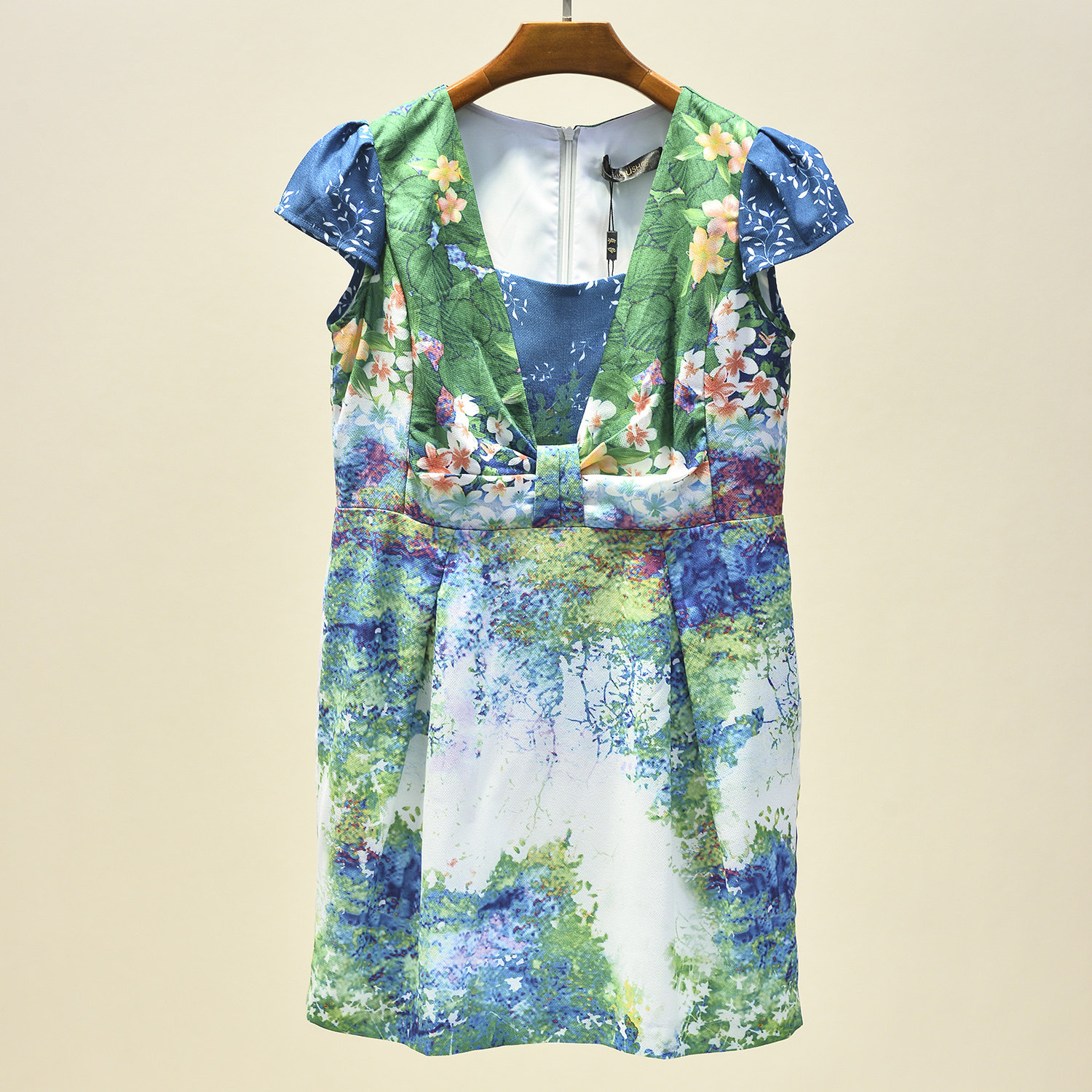 23夏 台湾品牌 裘* 淑女气质优雅迷人修身连衣裙女 53072h