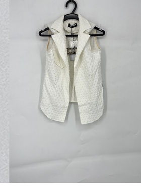 春秋款 JOJ**久童装 休闲百搭无袖翻领马甲女 1251166040