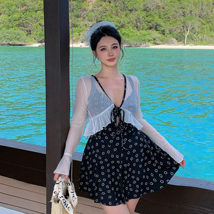 裙式 防晒针织开衫 连体大码 女V领长袖 两件套遮肉显瘦 泳衣 保守风格