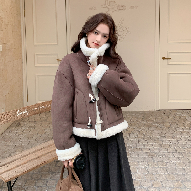 新款现货!时尚设计款皮毛一体保暖外套278-8817-P195K288,女装皮草,三七家 新款现货!时尚设计款皮毛一体保暖外套278-8817-P195K288,女装皮草,三七家