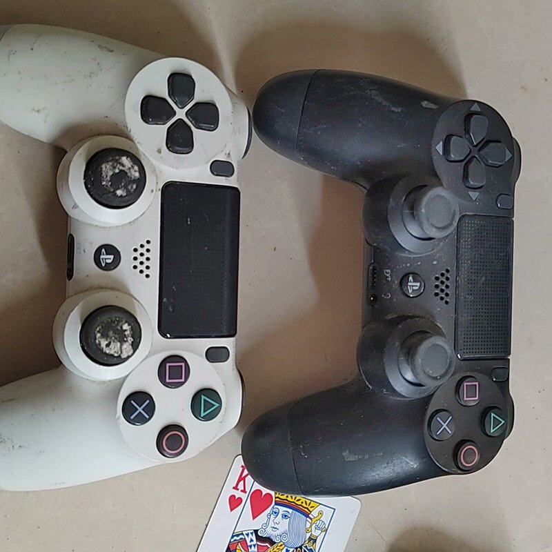 索尼SONY型号 CUH-ZCT2G无线ps4原装手柄，通电--议价商品