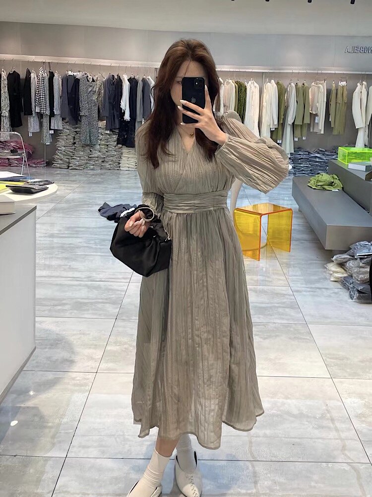 韩版尚貝啦8786高级天丝修身轻薄压皱V领收腰显瘦连衣裙女2024秋