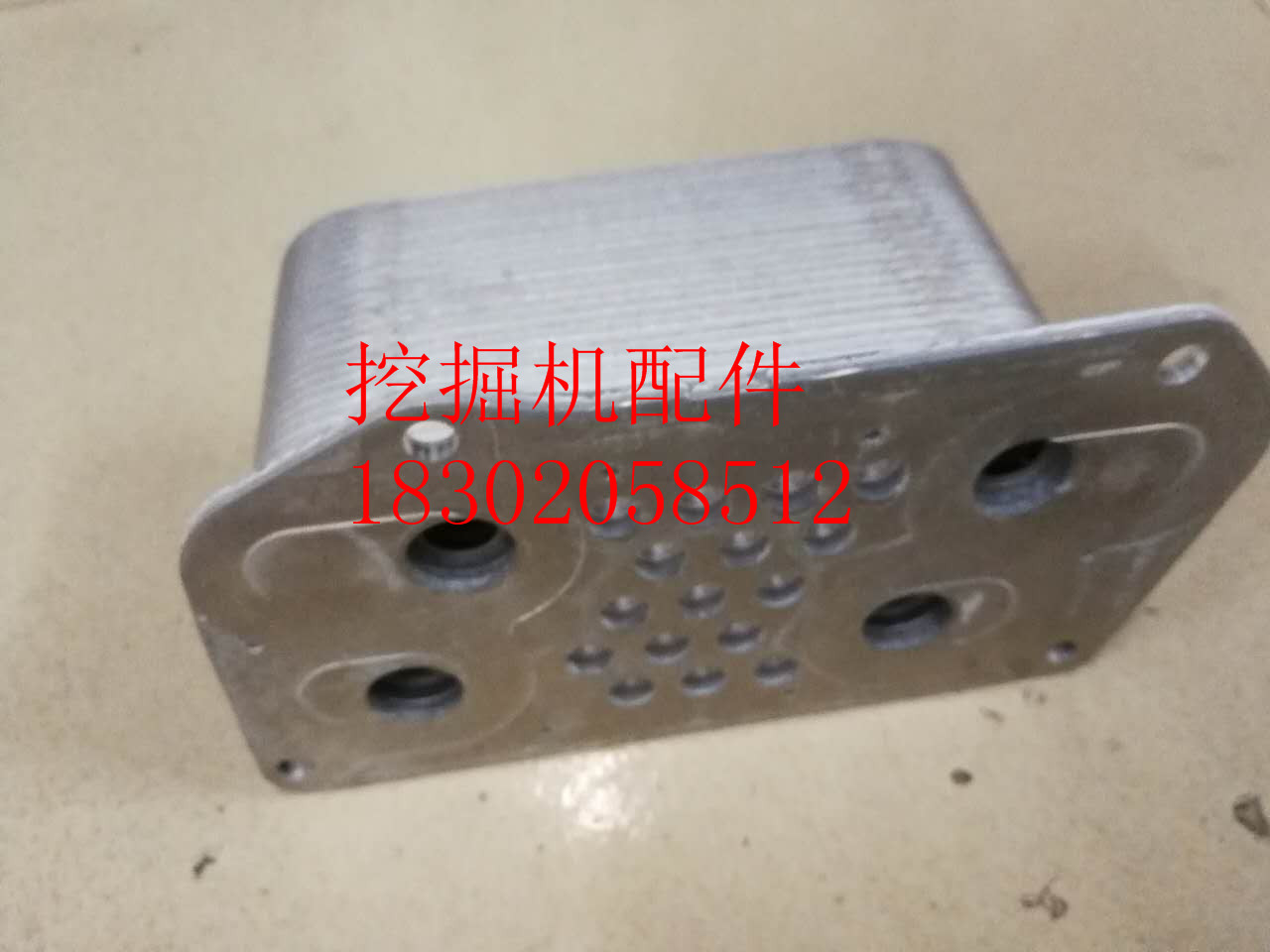 挖掘机配件沃尔沃EC210B 240 290 D6D D6E发动机机油散热器芯