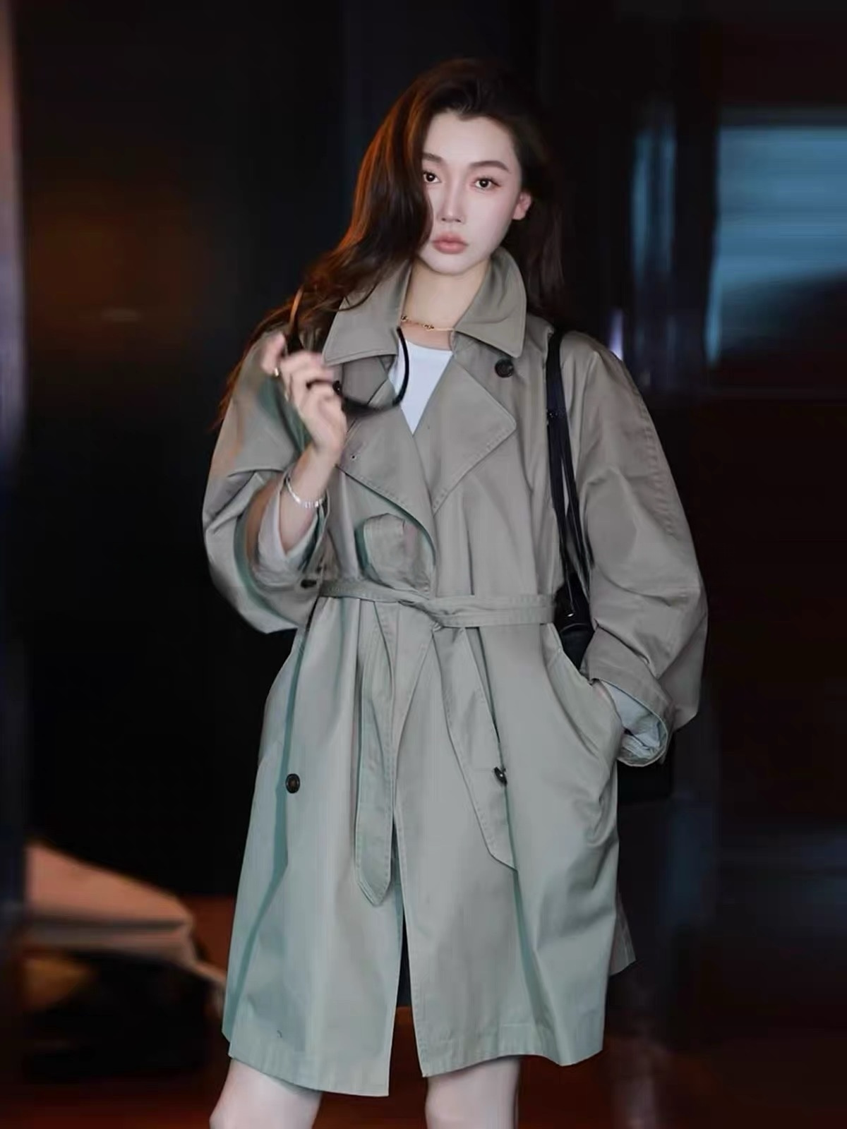 网红浅灰调纯棉风衣垂感翻领系带收腰显瘦复古通勤长款女士外套