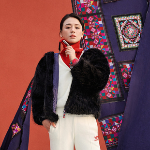 Adidas阿迪达斯NEW FUR JKT女子人造毛皮运动连帽夹克外套 IX4226