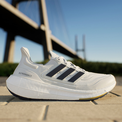 Adidas阿迪达斯ULTRABOOST LIGHT男子轻便缓震运动跑步鞋 ID3285