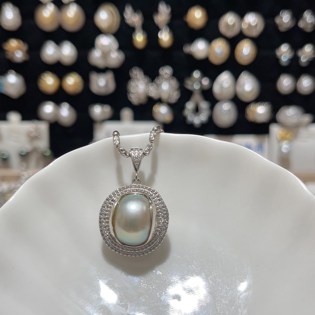 天然海水澳绿炫彩澳白包镶吊坠（不含链）S925银包镶