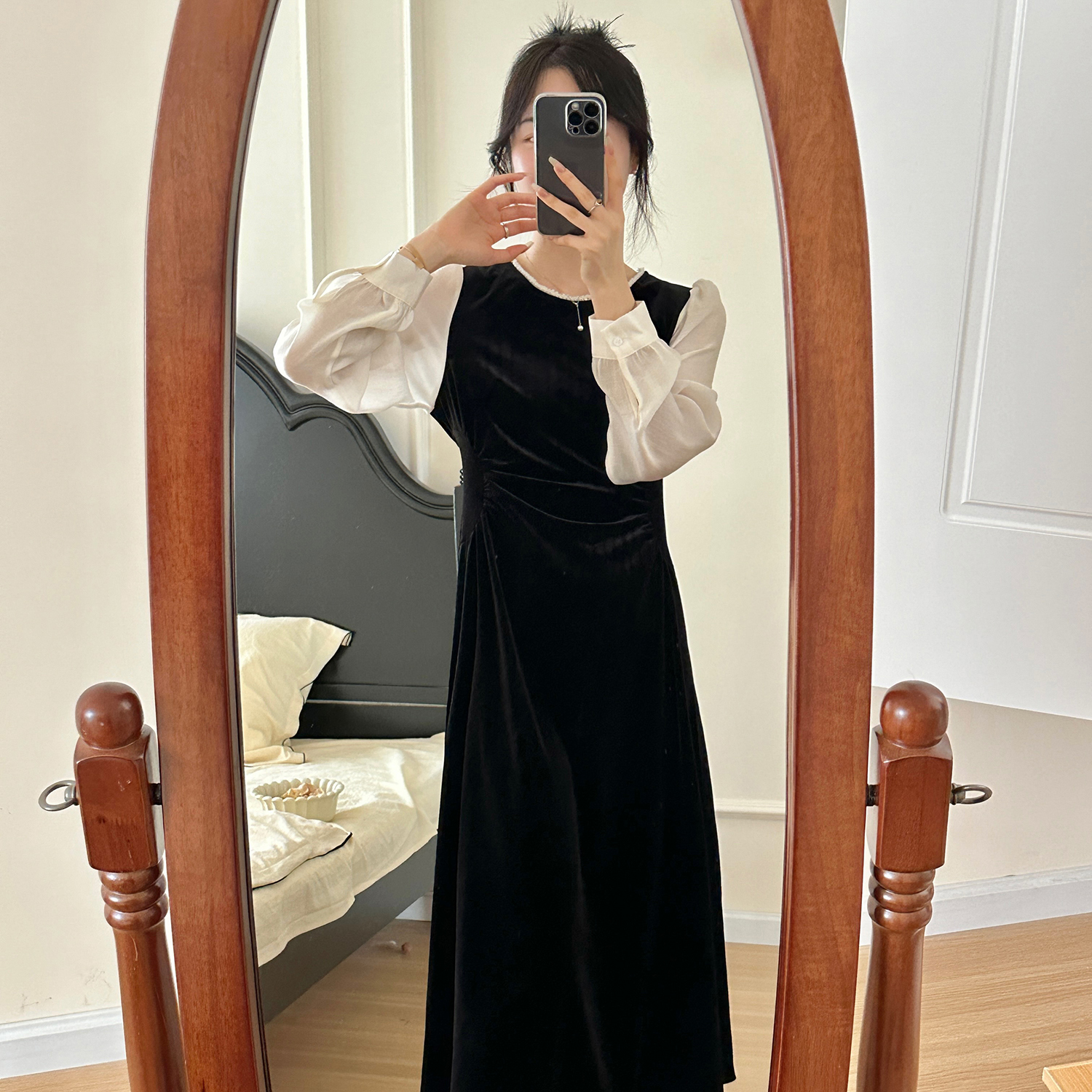 法式方领珍珠丝绒连衣裙显瘦气质