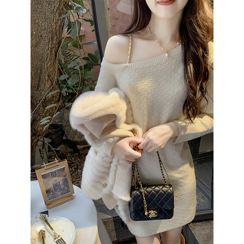 鱼兔子的兔子一字领毛衣裙女性感针织连衣裙秋冬款纯欲内搭打底裙