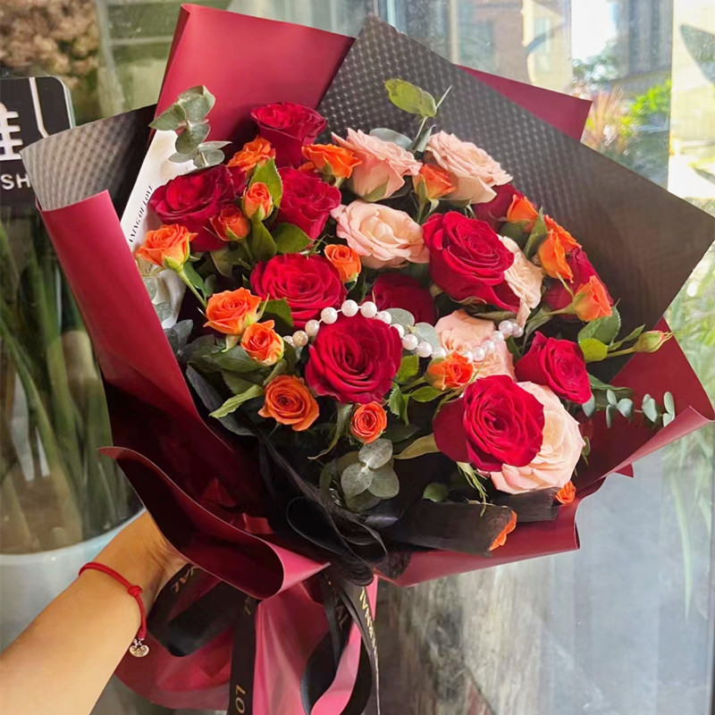 媳妇生日21朵玫瑰花束赤峰市克什克腾翁牛特喀喇沁旗宁城同城速递