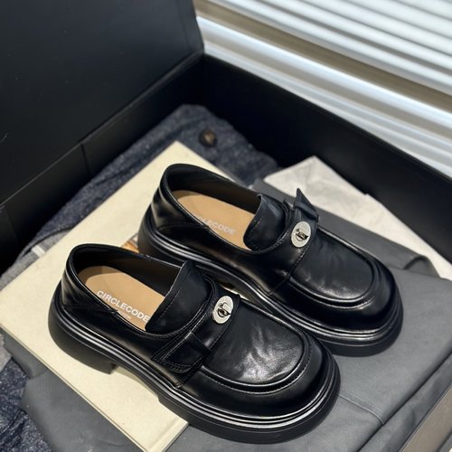 圆典英伦厚底粗跟通勤乐福鞋女