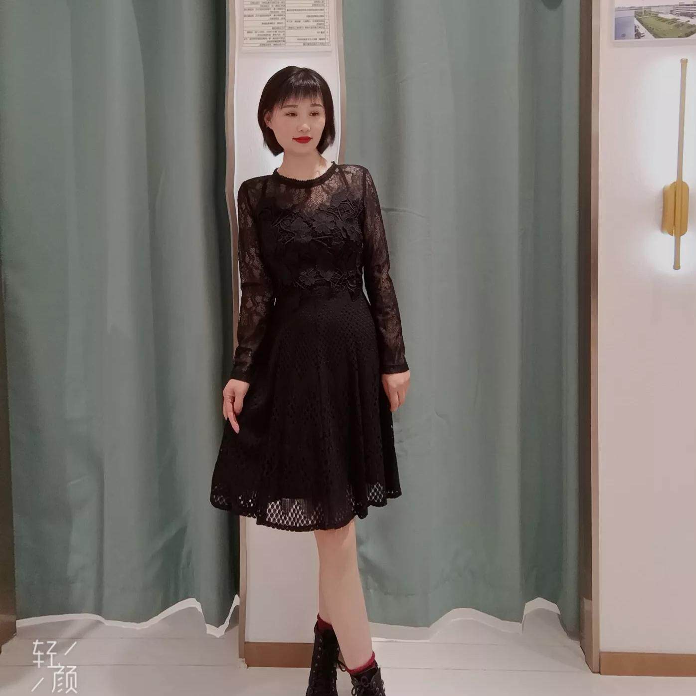 朵以修身显瘦商场同款通勤蕾丝拼接长袖连衣裙，33DD829032