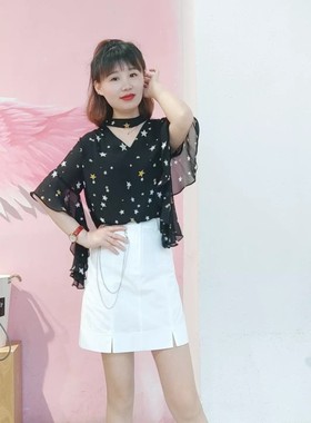 2022朵以星星飘逸甜美荷叶袖雪纺衫设计感V领抹脖单衫34DX112127