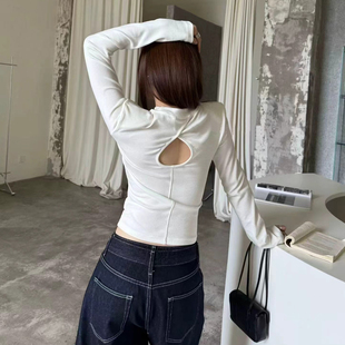 白色长袖t恤女2026新款修身显瘦性感露背弹力打底衫内搭垫肩上衣