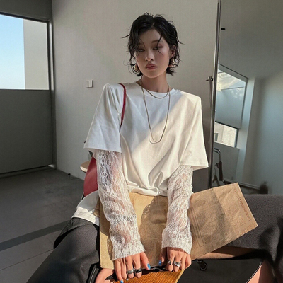 夏季松弛感假两件蕾丝拼接T恤女