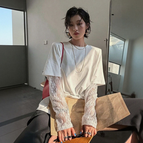 夏季松弛感假两件蕾丝拼接T恤女