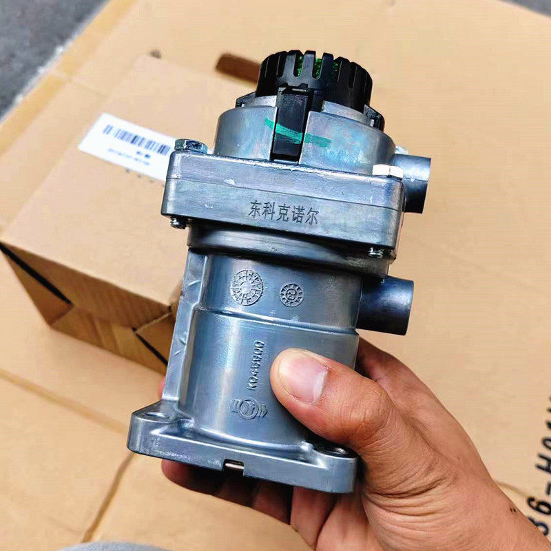 适用天锦东风天龙旗舰原装正品刹车总泵制动阀792C 3514010-92100