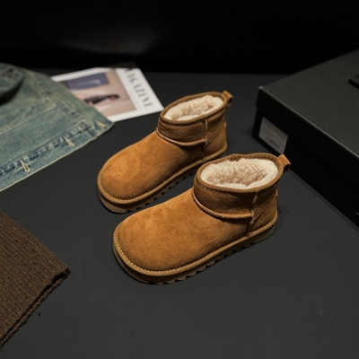 小土豆基础款时尚真皮雪地靴