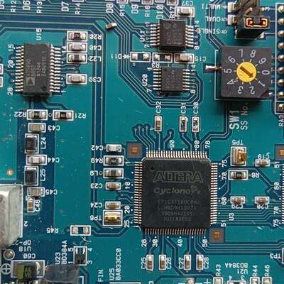 可维修EP1C3T100C8N,一个在板子上面。EPM3128AT