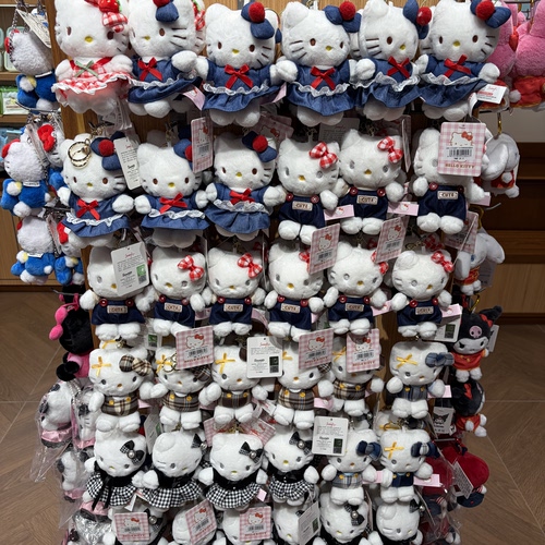 名创优品 MINISO 经典凯蒂猫hellokitty毛绒小挂件钥匙扣小吊卡