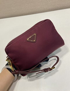 新款 P家尼龙迷你零钱包多功能拉链化妆手机钥匙收纳包洗漱手拿包