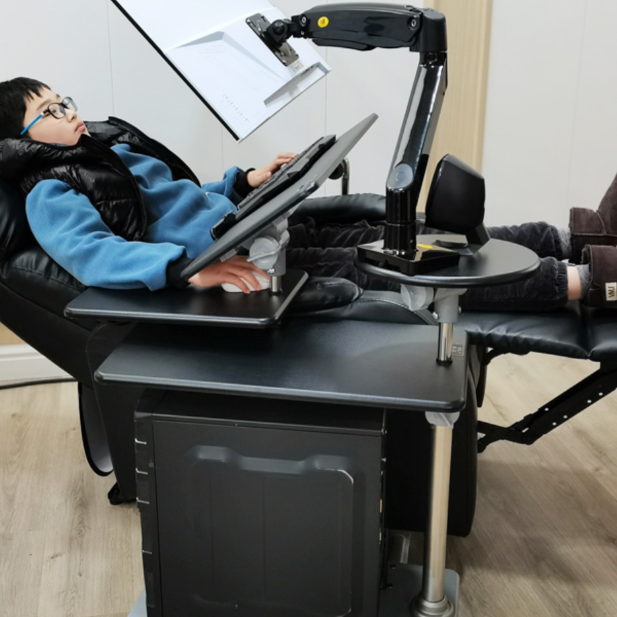 物联电脑桌桌台机械臂