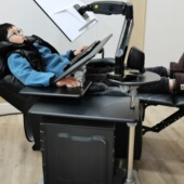 床边桌台式 机太空舱电竞桌床边桌机械臂桌升降桌懒人座舱悬浮支架