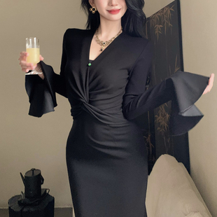 殺手之花春款 針織黑色魚尾步步生蓮V領連衣裙 赫本小黑裙自制厚款
