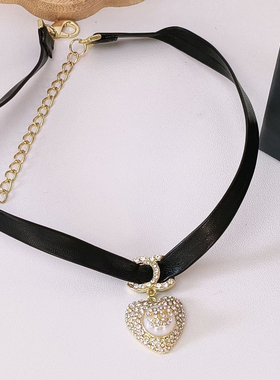 项链女ins同款镶钻爱心皮质颈链