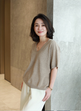 LORRAINES25冬新款 梧桐影木-100羊绒V领五分袖简约针织打底衫