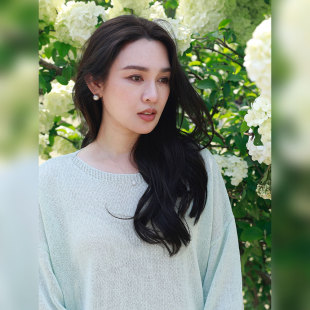 轻氧和纸纱镂空宽松一字领针织长袖 纸片人 罩衫 不tui不换