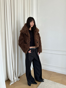 麂皮绒内里环保皮草外套 大翻领牛角扣短款 清仓 WEEEECHAN