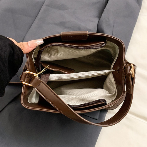 法国小众正品单肩斜挎水桶包