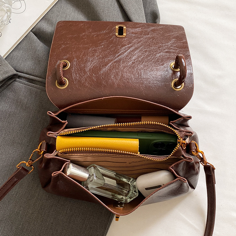 质感斜挎包单肩包女包